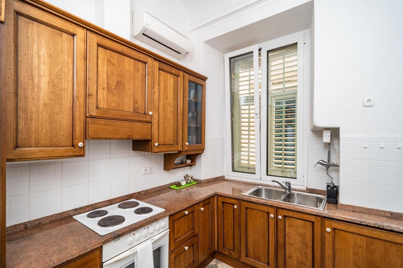 Laus I , Apartment In Old Town Дубровник Екстериор снимка